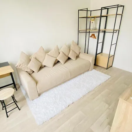 Calme, Proche La Defense & Paris Apartment